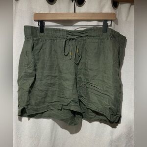 Ellen Tracy 100% Linen Olive Shorts